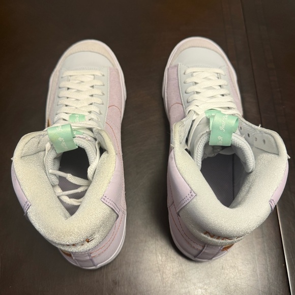 New Nike Blazer Mid 77 Lilac Sneaker Shoes - Picture 12 of 13